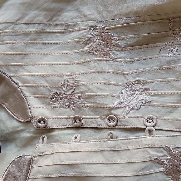 Bebe nude colored blouse - Picture 5 of 8